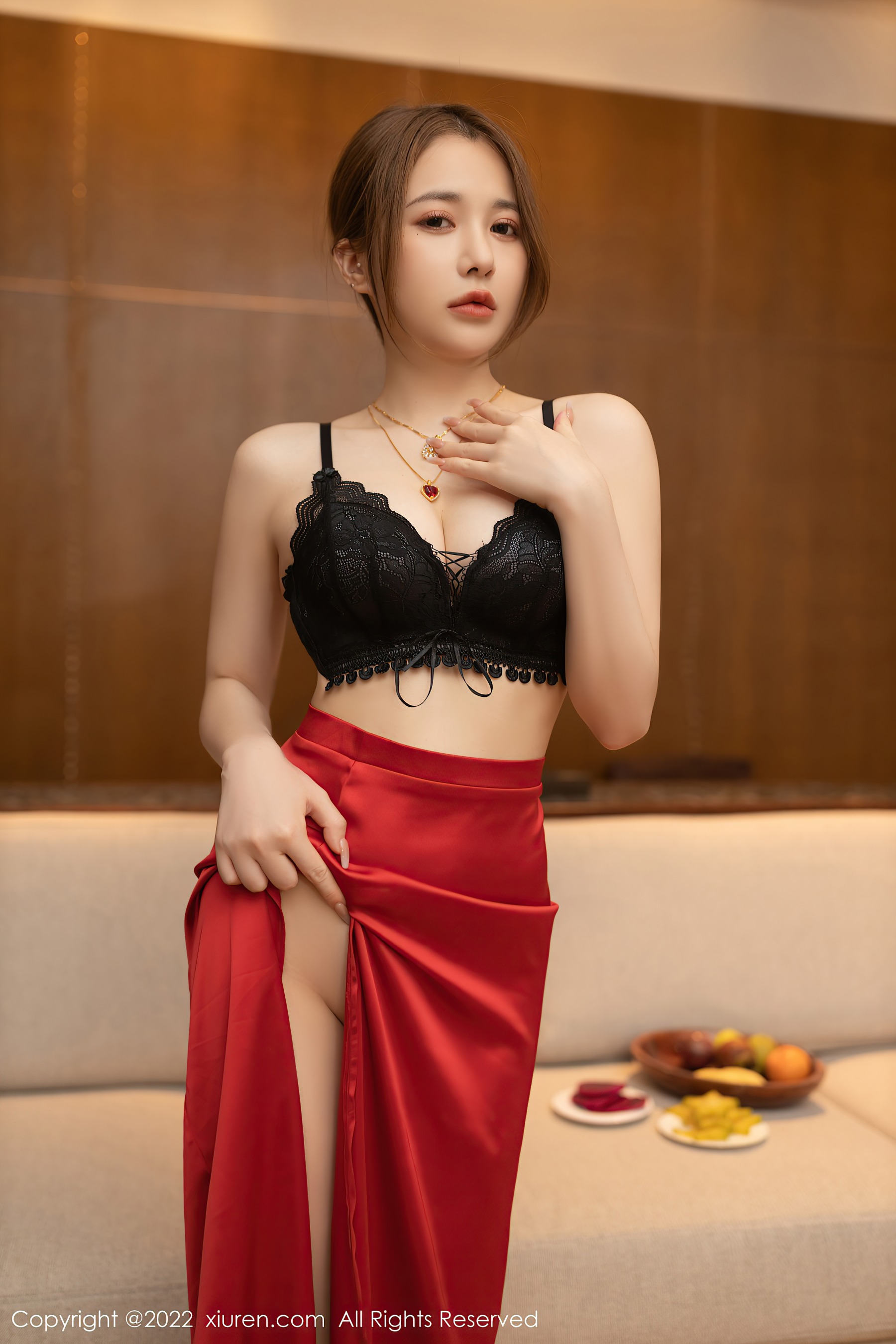 [XiuRen秀人网] No.4674 鱼子酱Fish 三亚旅拍长裙蕾丝写真