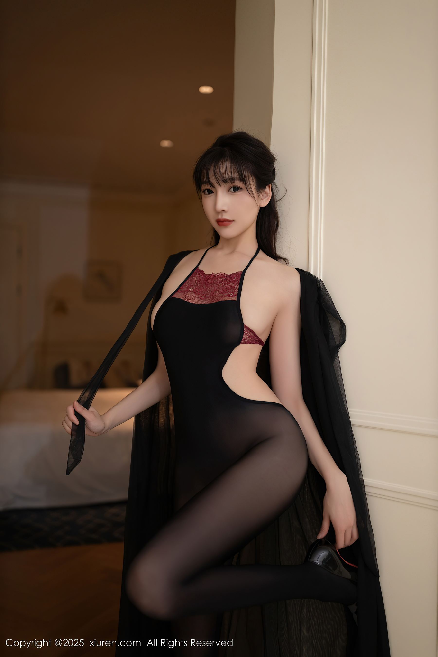 [XiuRen秀人网] No.9735 陆萱萱 黑丝美腿