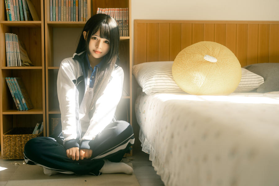 rua阮阮-No.002 – 居家少女 [40P]