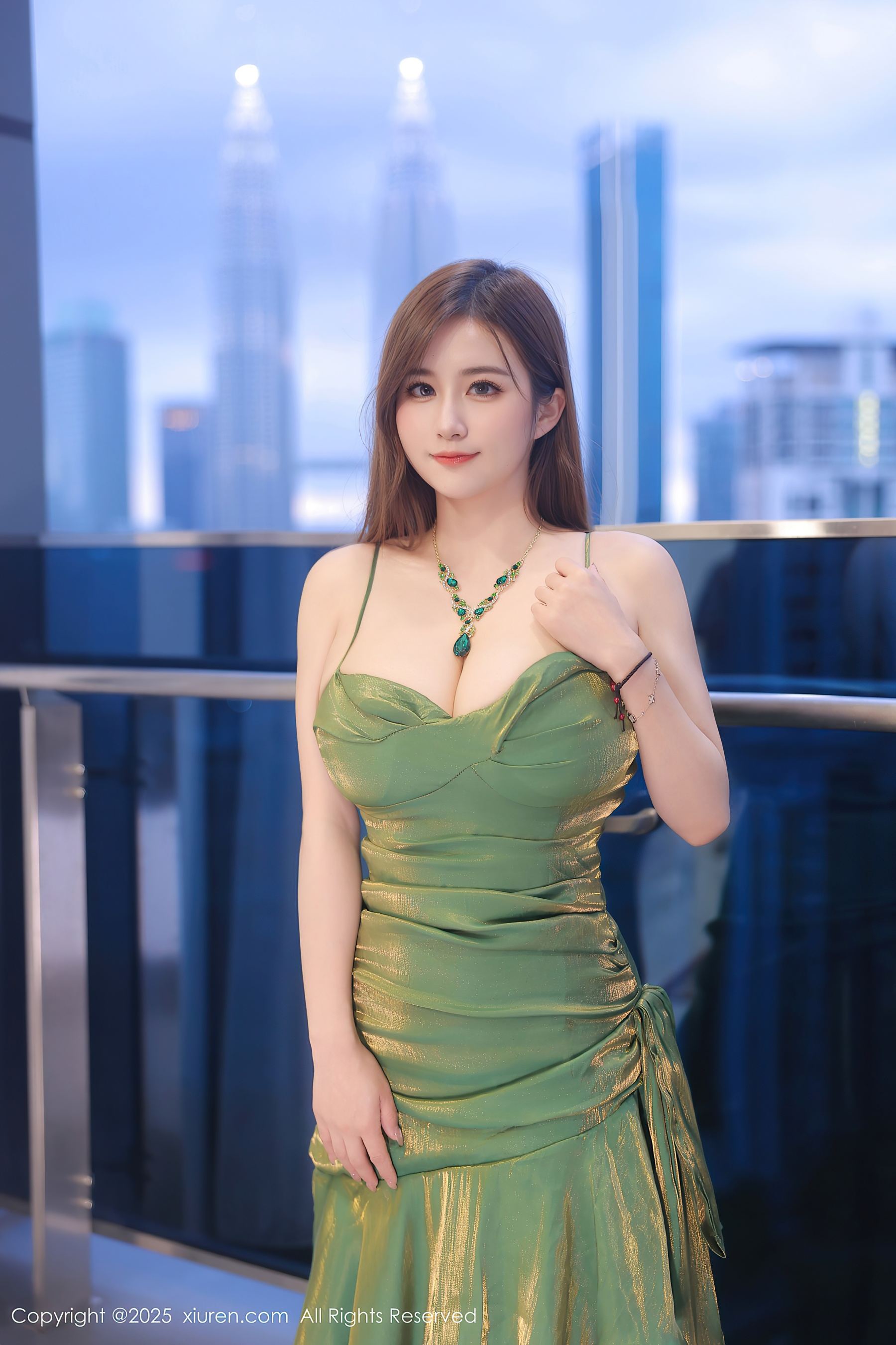 [XiuRen秀人网] No.10169 小肉肉咪 极致美腿