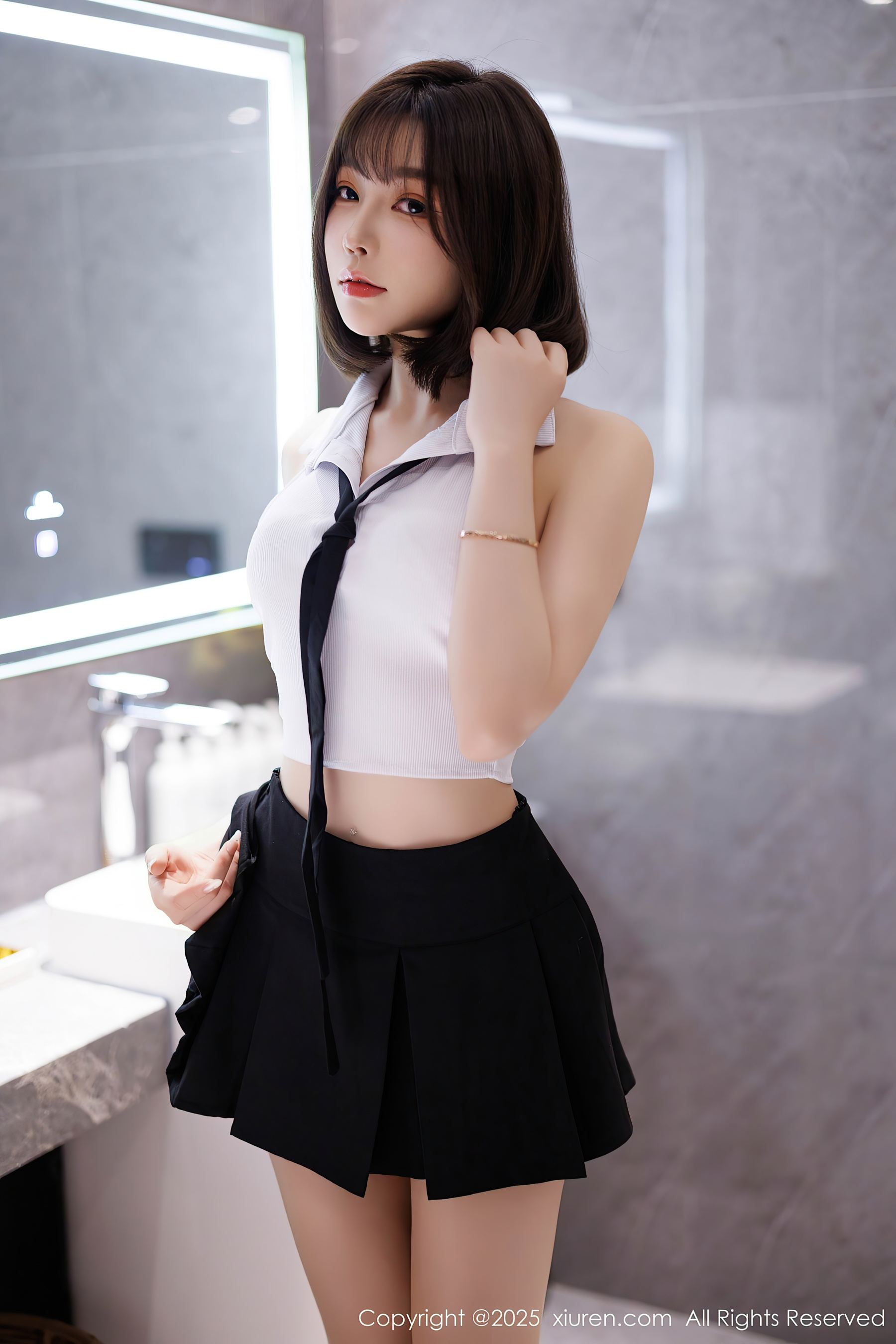 [XiuRen秀人网] No.10048 徐莉芝Booty 婀娜妩媚