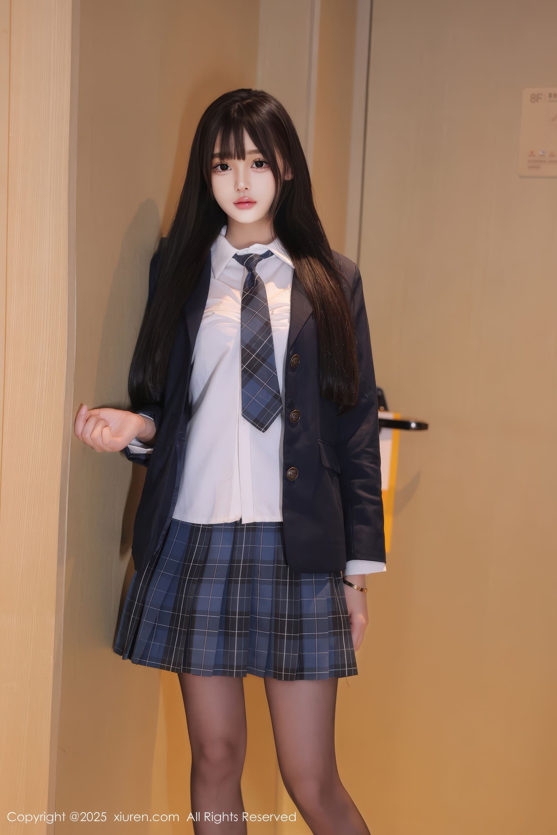 [XiuRen秀人网] No.9853 余安安 黑丝美腿