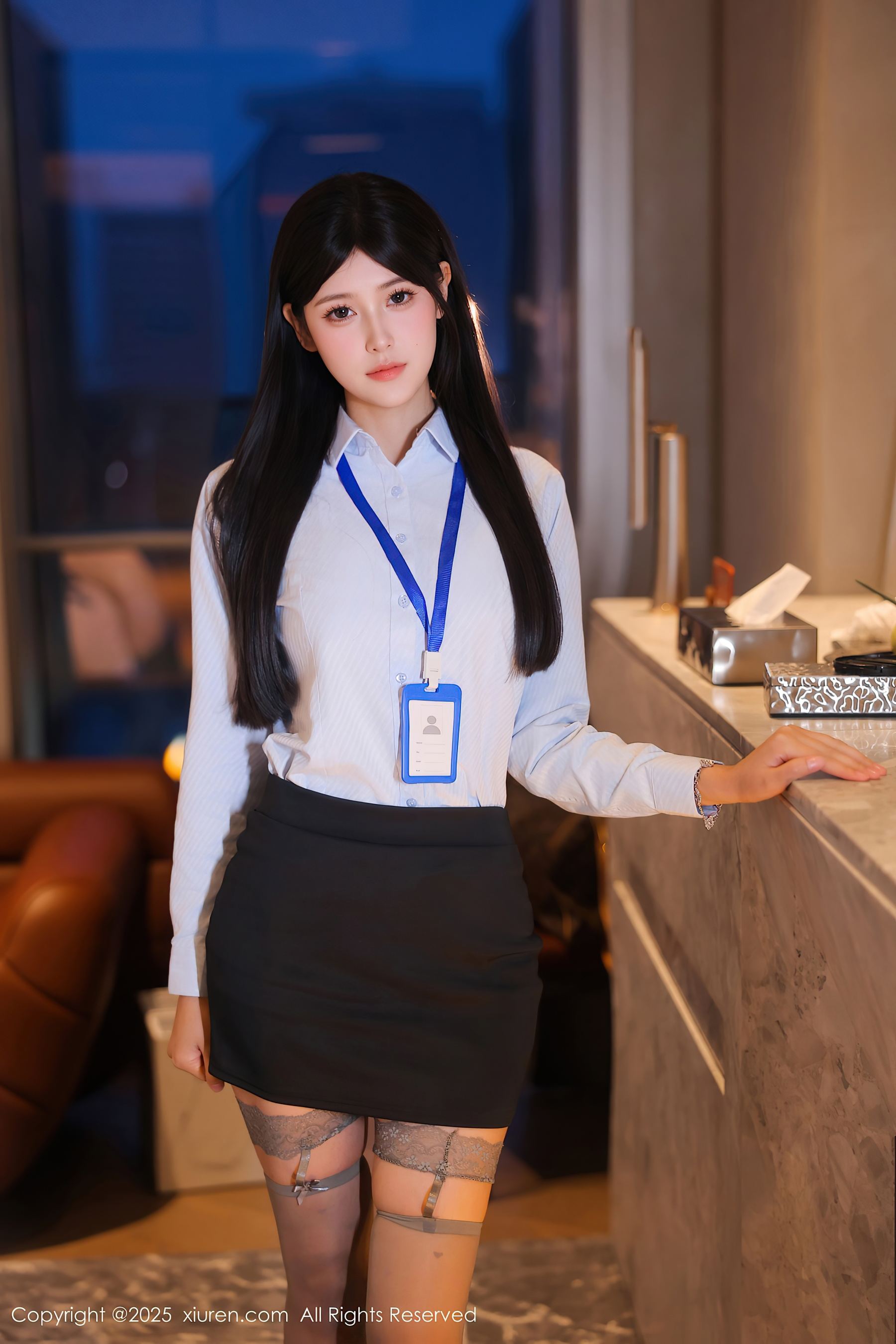 [XiuRen秀人网] No.10440 余安安 OL服饰
