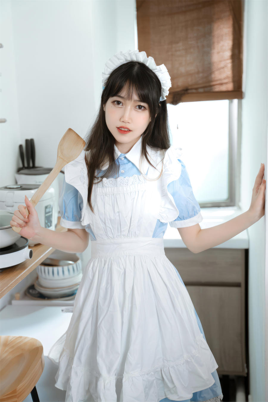 不呆猫-No.056 – 厨房小女仆 [33P]