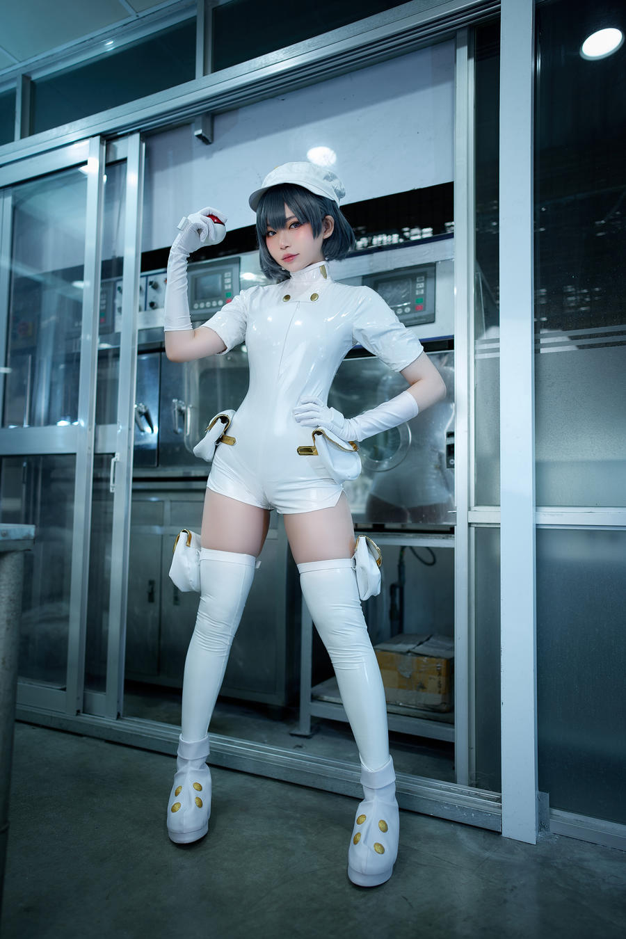 ZinieQ-No.060 – Aether Employee [13P]