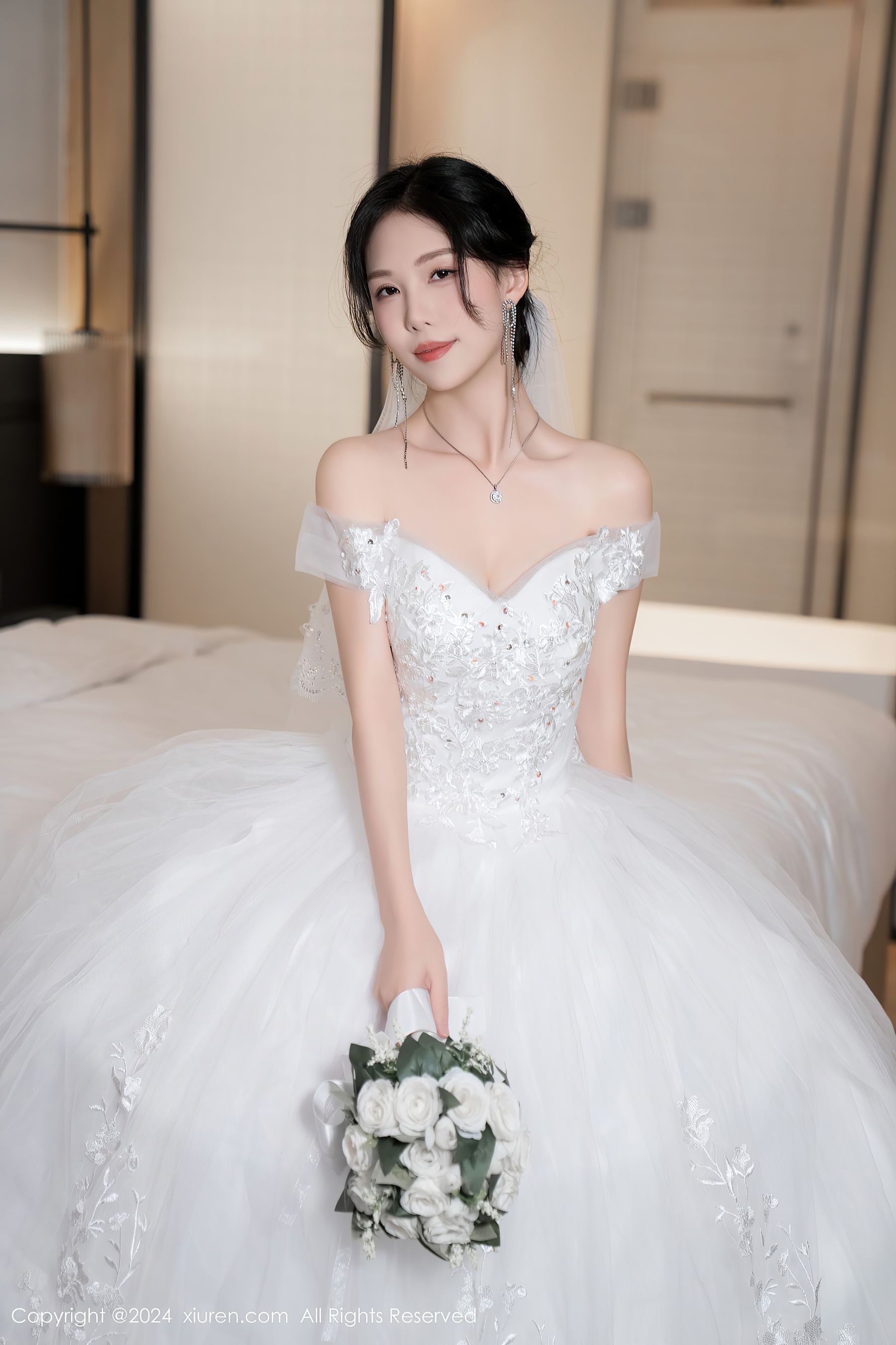 [XiuRen秀人网] No.8998 利世 丝袜美腿