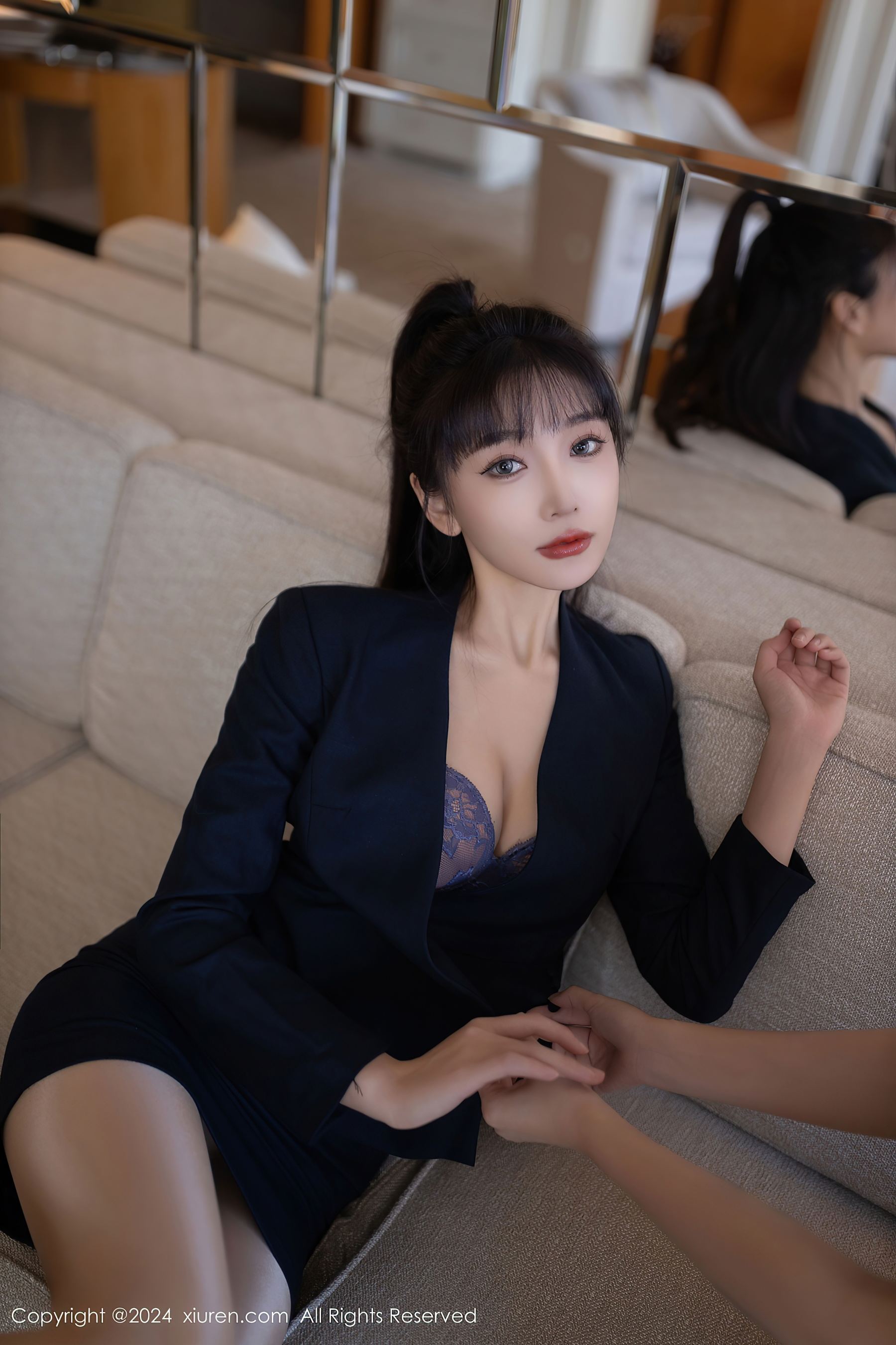 [XiuRen秀人网] No.9263 陆萱萱 丝袜美腿
